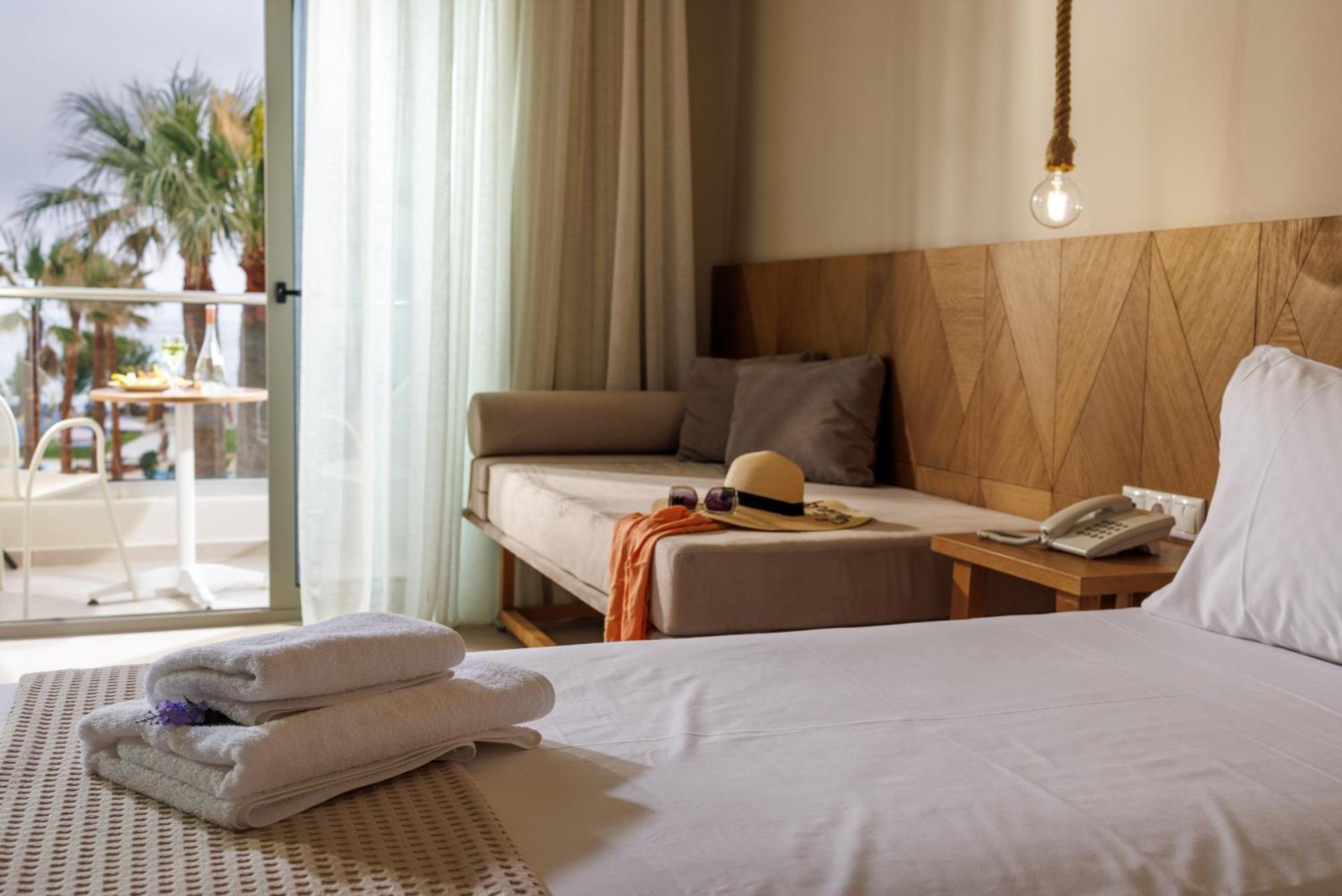 Malia Bay Beach Hotel & Bungalows المظهر الخارجي الصورة